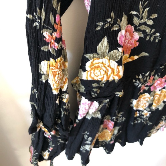 American Eagle Floral Shirt - Picture 3 of 4